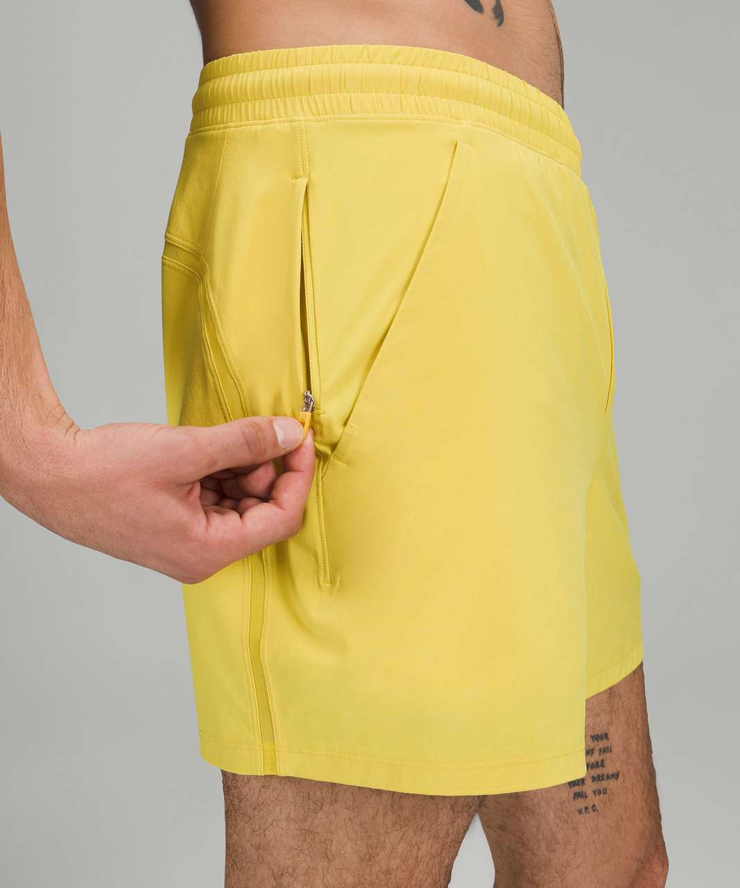 Lululemon Men’s Size M Bowline Short 5” Variegated Bloom Yellow Finch  Ripstop