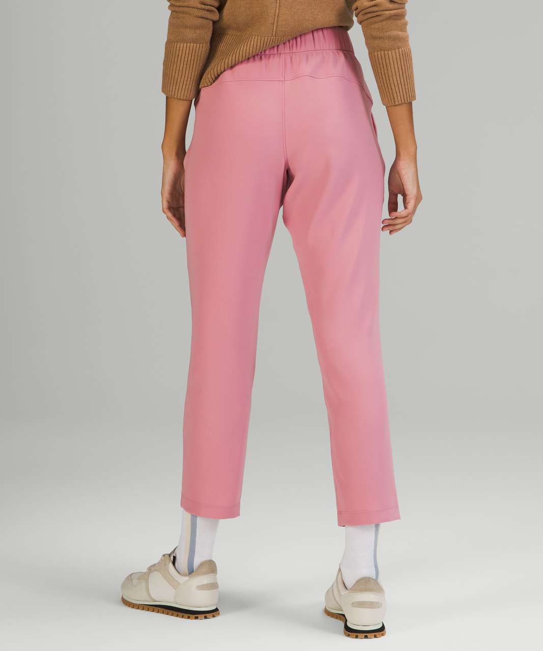 Lululemon On The Fly Pant - Size 4 – Wild Rose Consignment