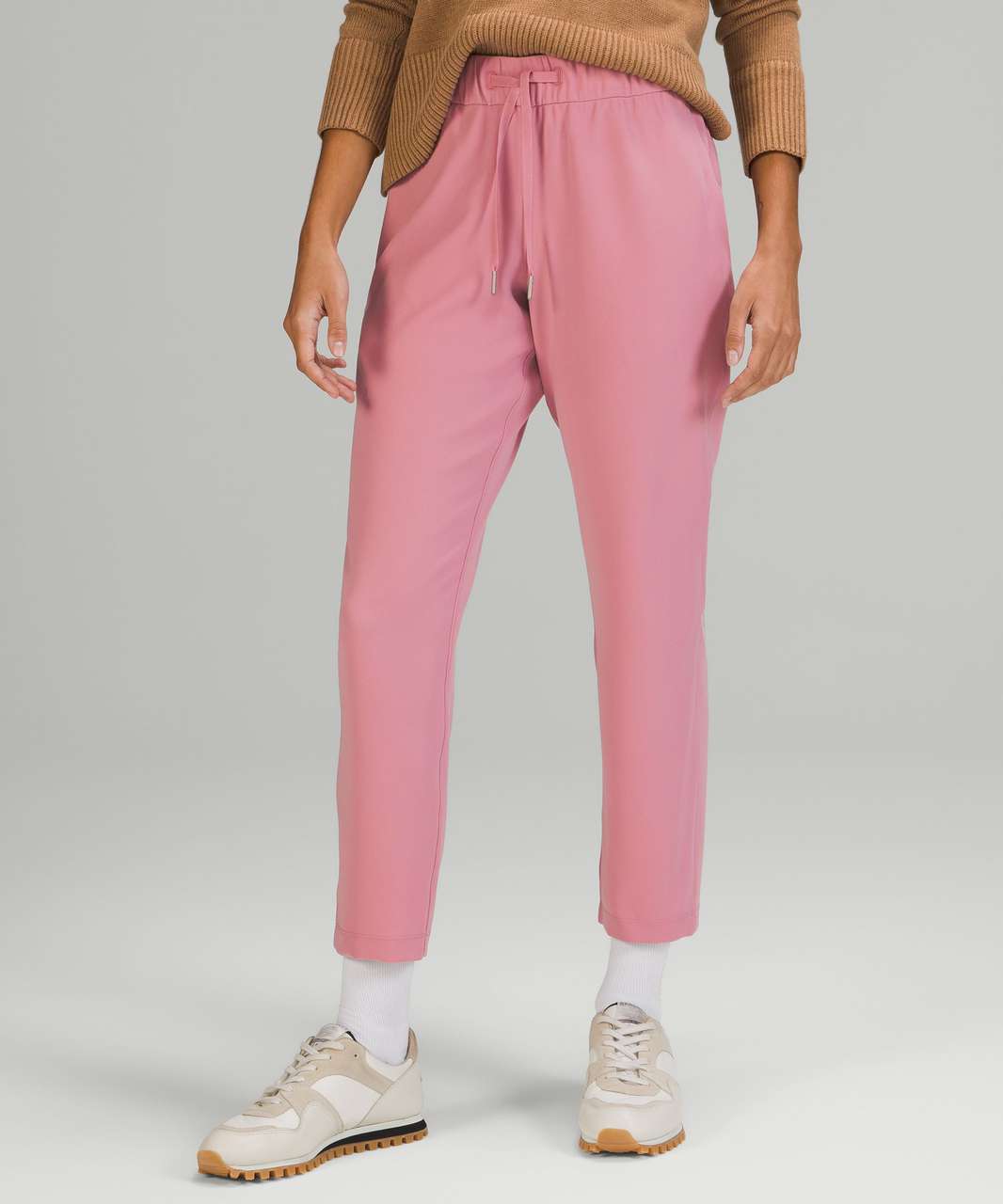 Lululemon On The Fly Pant - Size 4 – Wild Rose Consignment