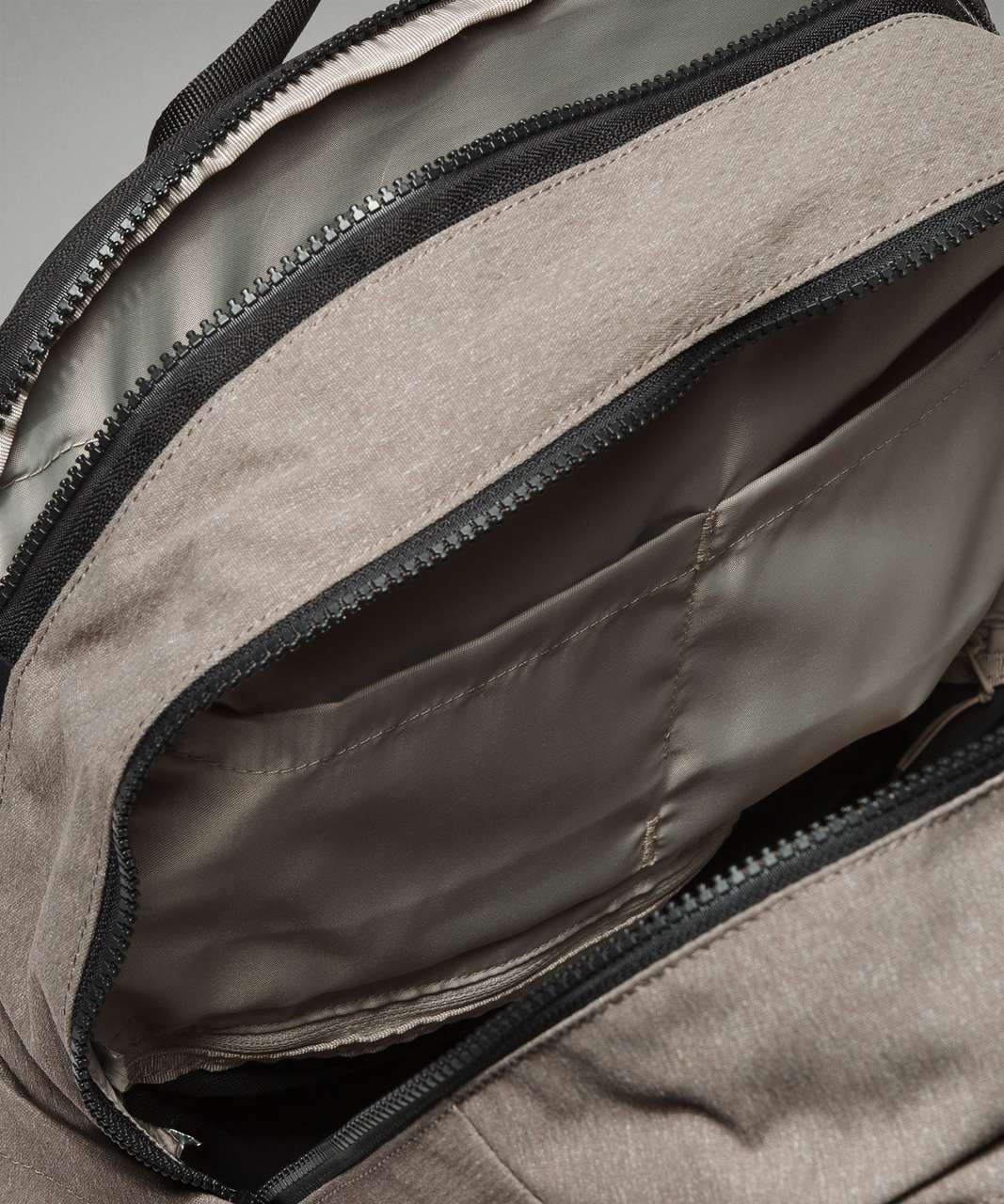 Lululemon Assert Backpack 2.0 24L - Heathered Rover / Raw Linen