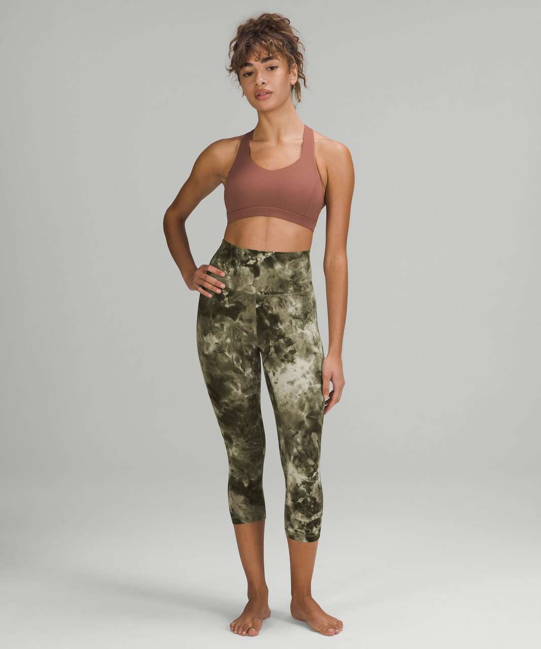 Lululemon Green camo High Rise cropped Leggings sz 8 Lightweight And Soft  Fabric 