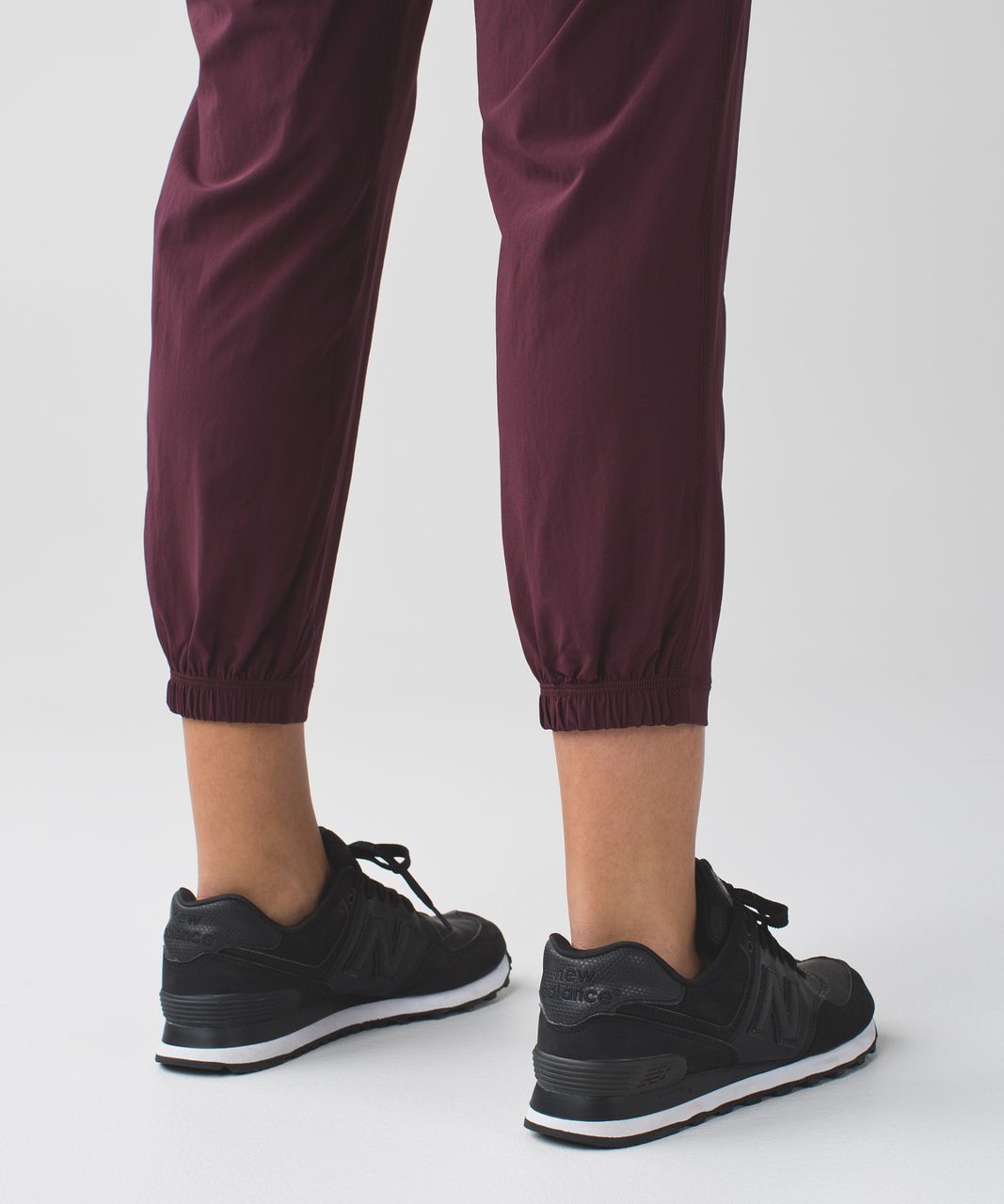 Lululemon Namaskar Crop - Bordeaux Drama