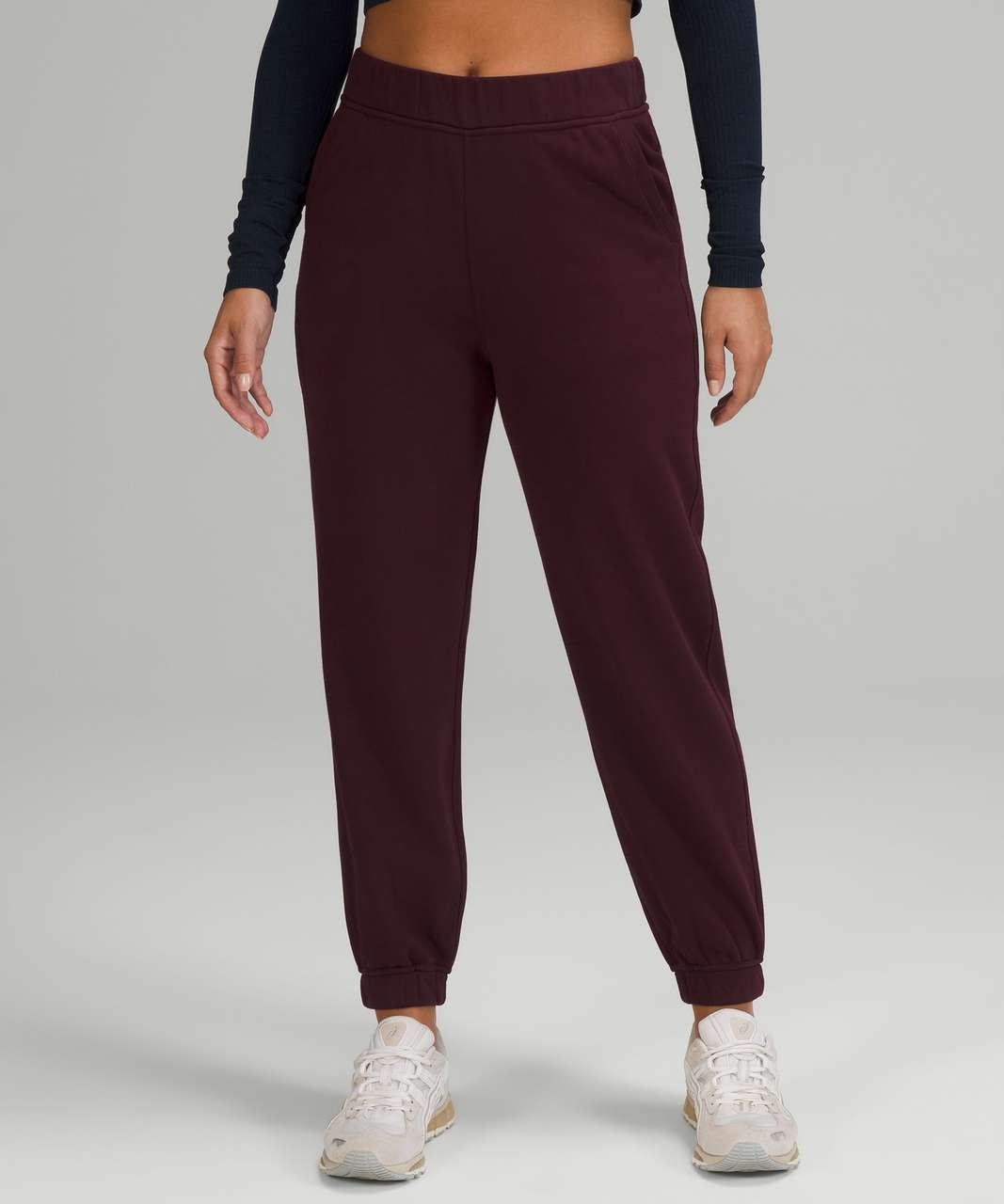 Lululemon Relaxed High-Rise Jogger - Cassis