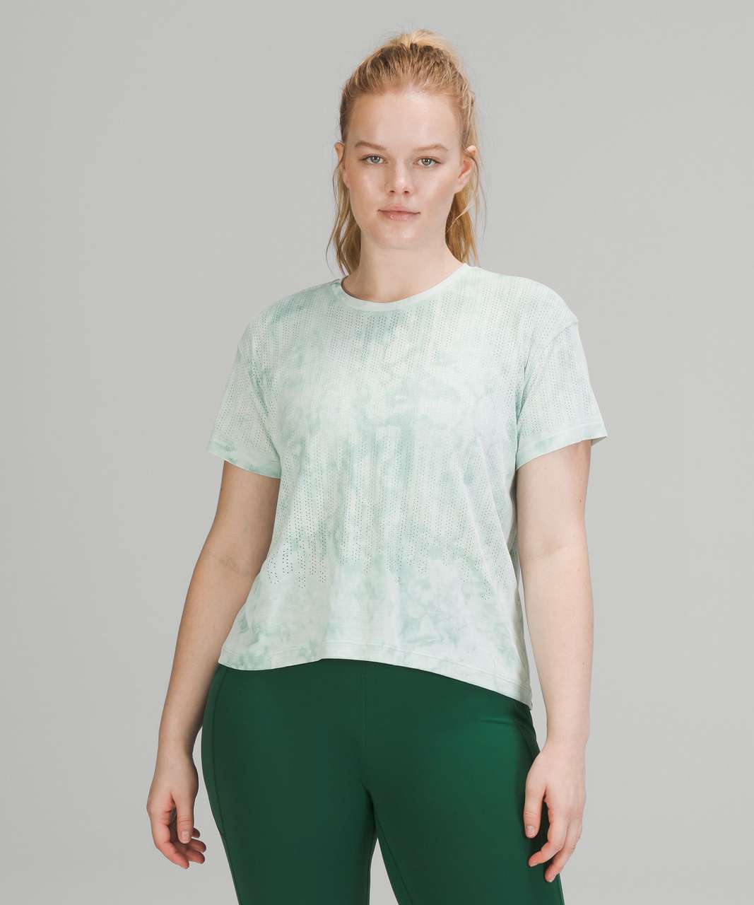 Lululemon Train to Be Short Sleeve Shirt - Rainstripe Sheer Cloud Wash Rainforest Green