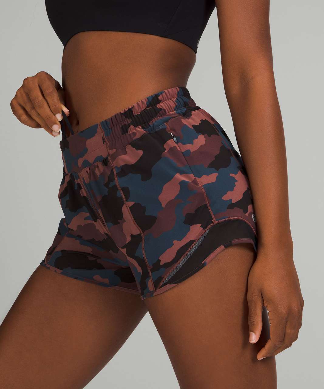 Lululemon Hotty Hot Shorts Low Rise Camo Deep Coal Black 2.5 Inseam SZ 10  Lined