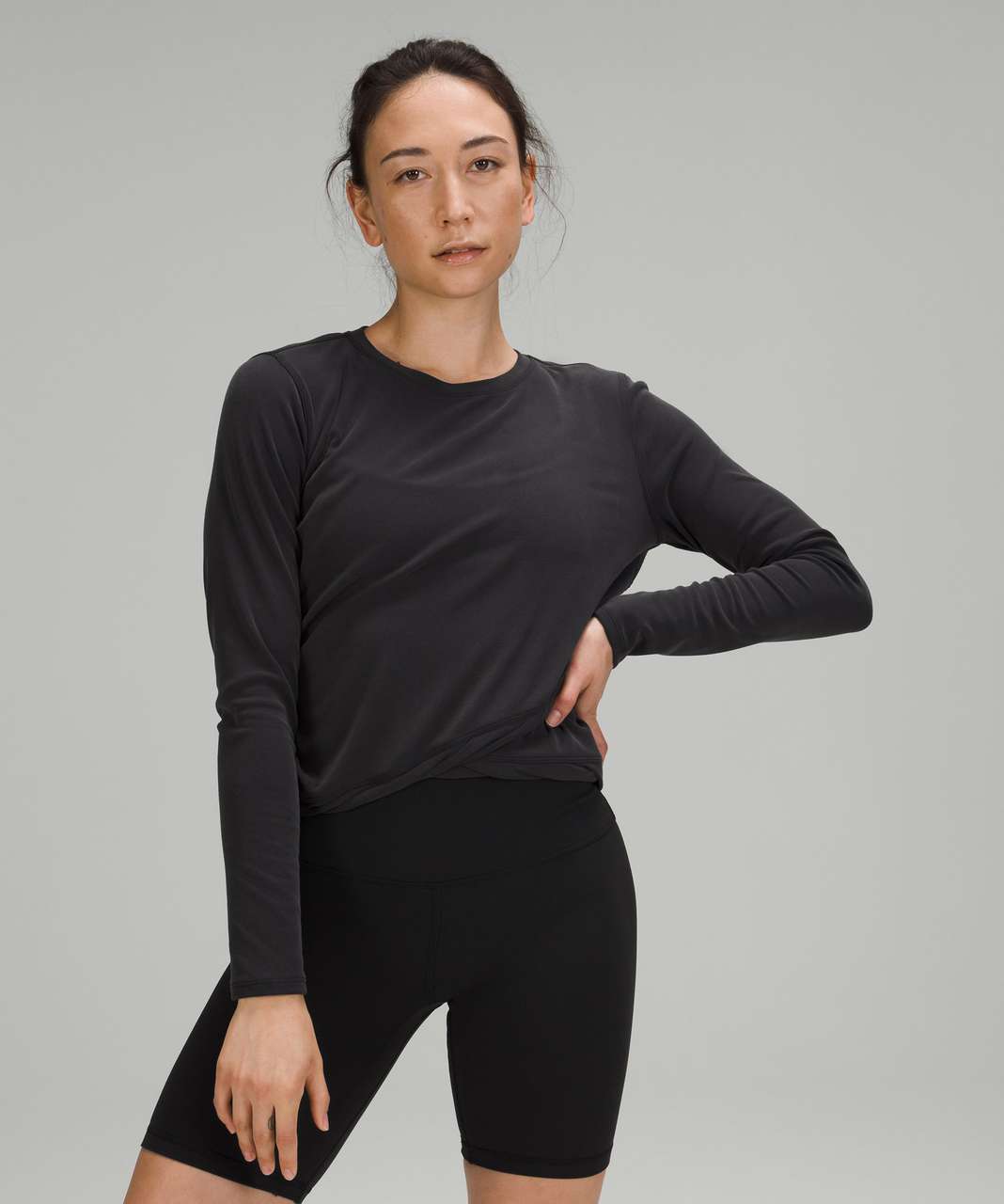 Bliss Twist Front Long Sleeve Tee in New Yorker Black –