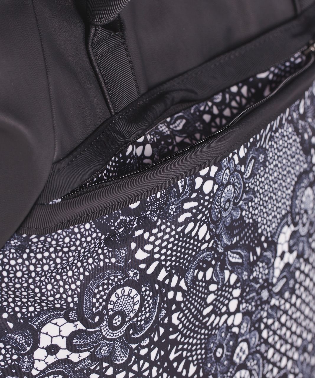 Lululemon Everything Bag - Black / Pretty Lace White Black