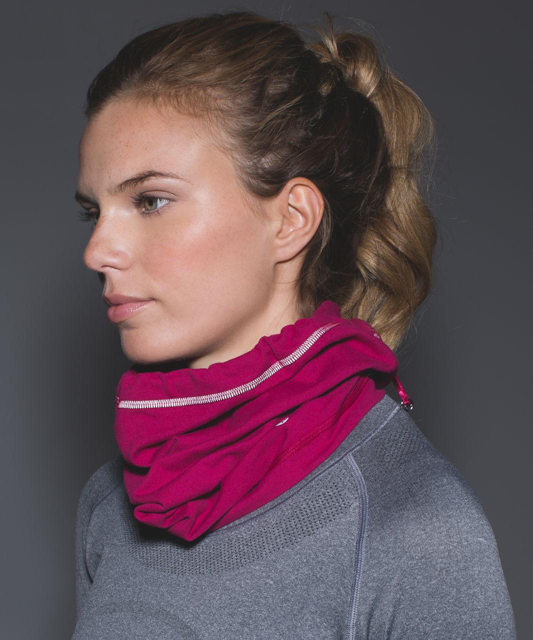 Lululemon Run Fast Neck Warmer - Berry Rumble