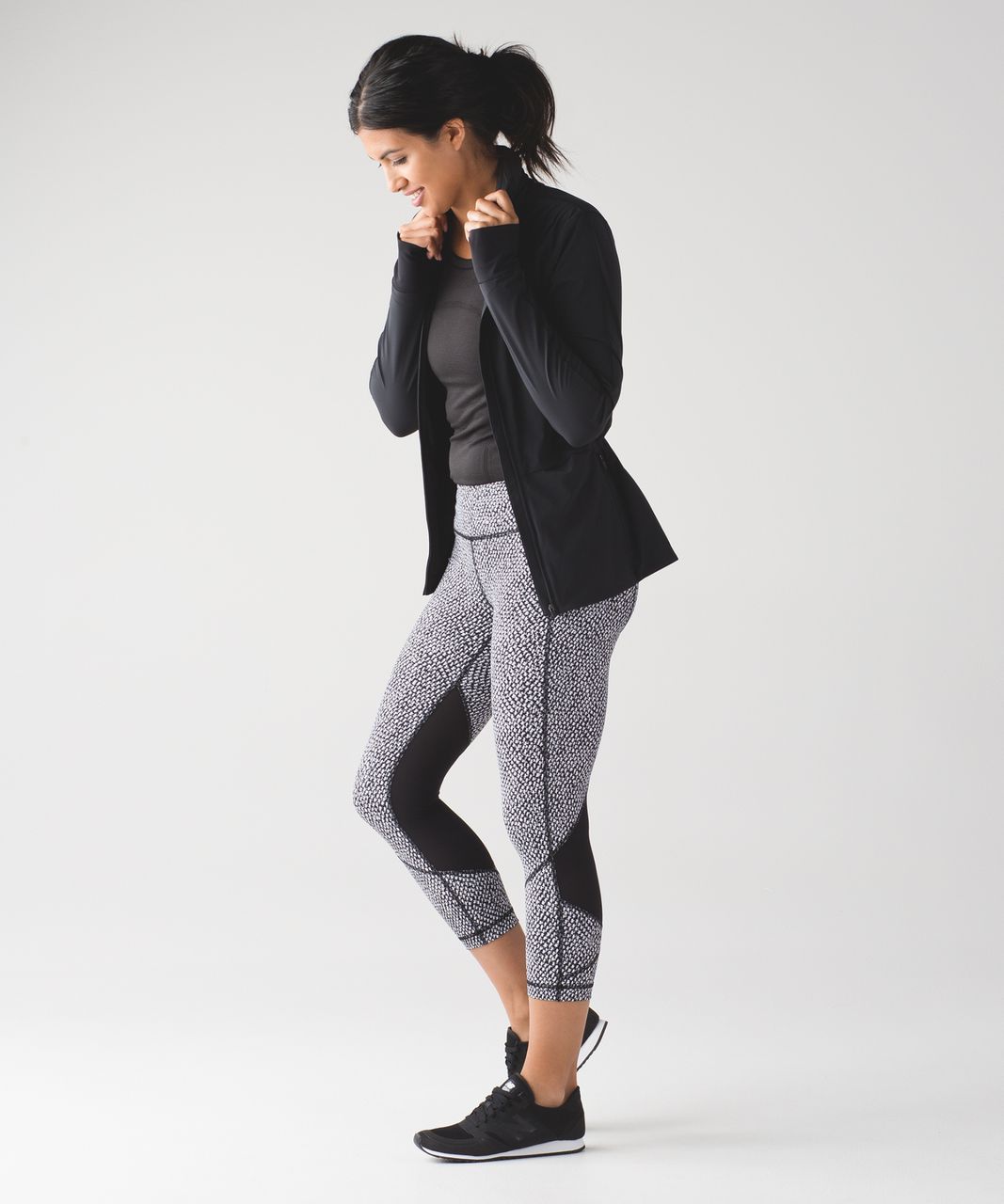 Lululemon Athletica Pace Rival Crop 18” in Black & Gray Sz 8