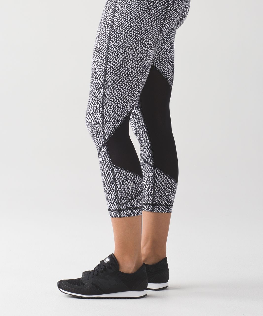 Lululemon Pace Rival Crop - Scatter Star Arctic Grey Black / Black