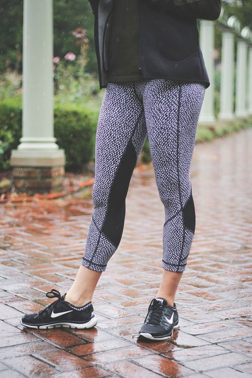 Lululemon Pace Rival Crop - Scatter Star Arctic Grey Black / Black ...