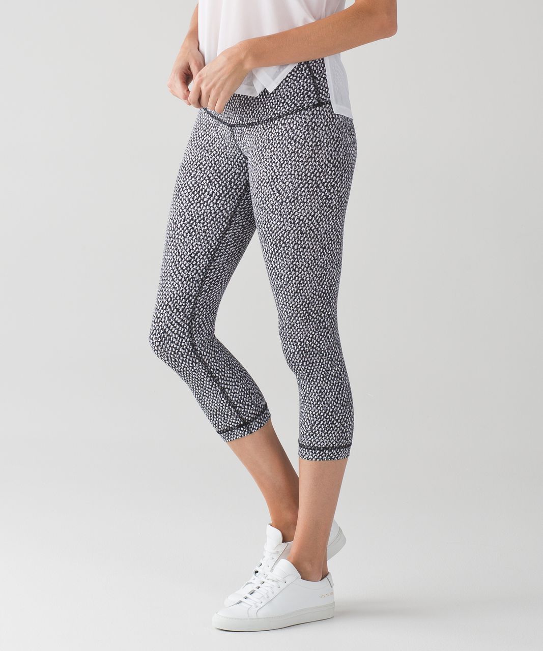 Lululemon Grey Cropped Wunder Under Leggings High Rise Size 2