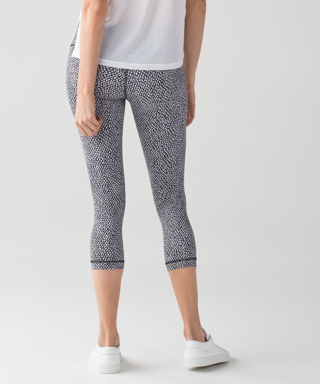 Lululemon Blue Patchwork Wunder Under Crop III Leggings - Size 6