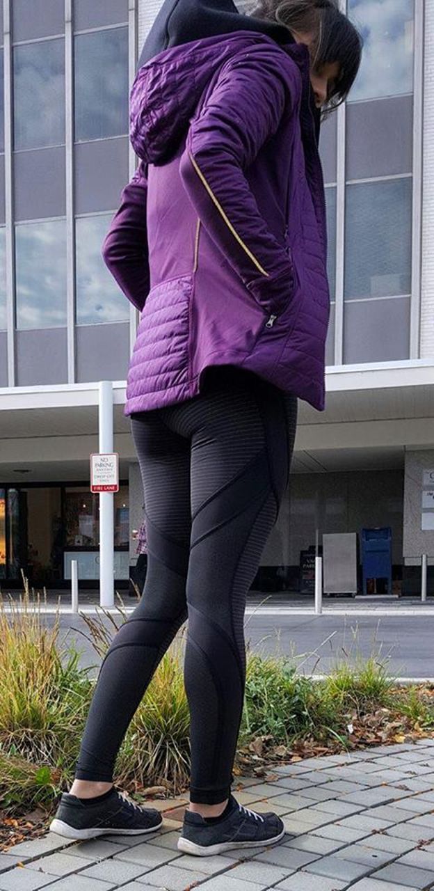 Lululemon First Mile Jacket size 4 Darkest Magenta NWT Purple Winter Run  Coat