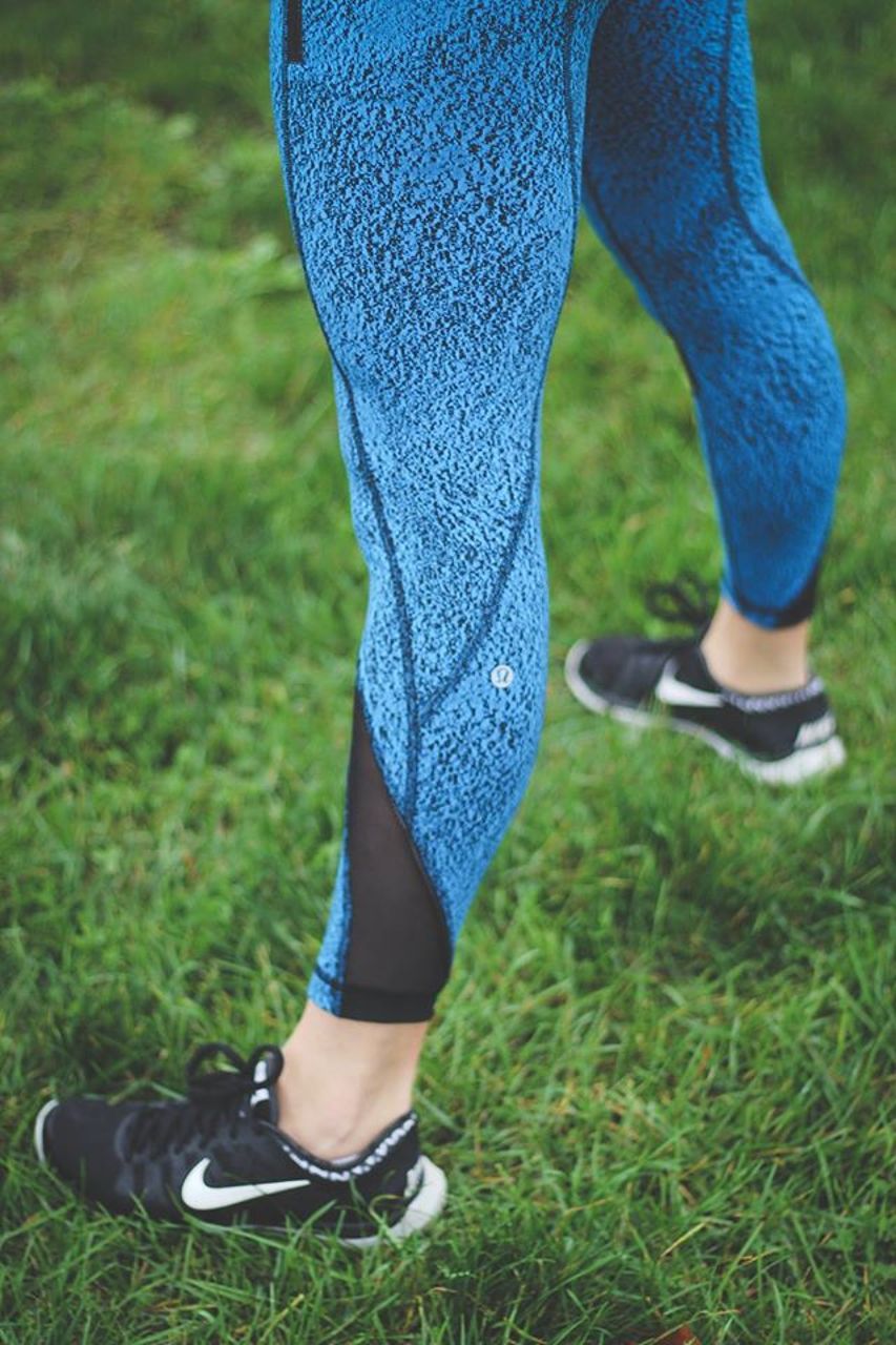 Lululemon Inspire Tight II - Power Luxtreme Spray Jacquard Shocking Blue  Black / Black - lulu fanatics