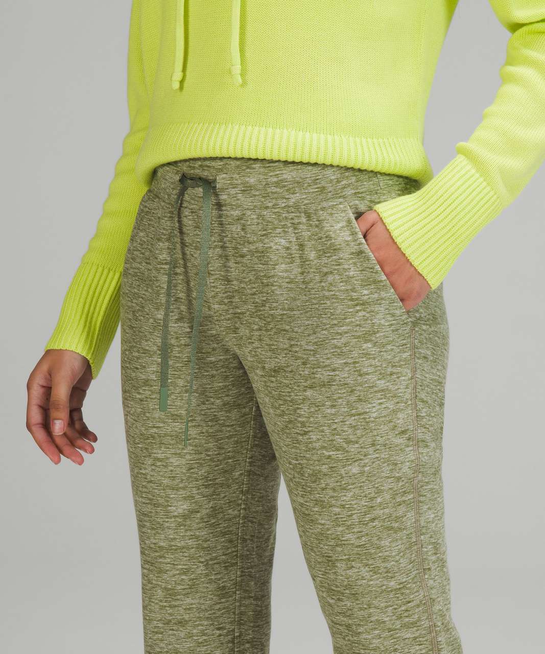 LULULEMON Ready to Rulu Jogger 29 Heritage Camo Green, sz 4, New