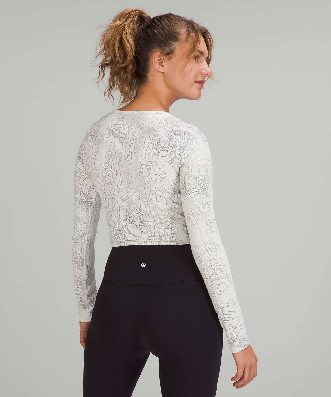 Lululemon Wunder Train Cropped Long Sleeve Shirt - Thread Dye White Black