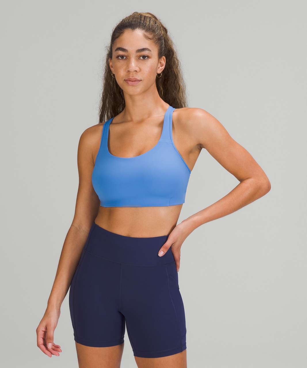 mini haul try on:☁️ like a cloud LL in blue linen paired with black groove  pants! obsessed with this bra, so comfortable. : r/lululemon