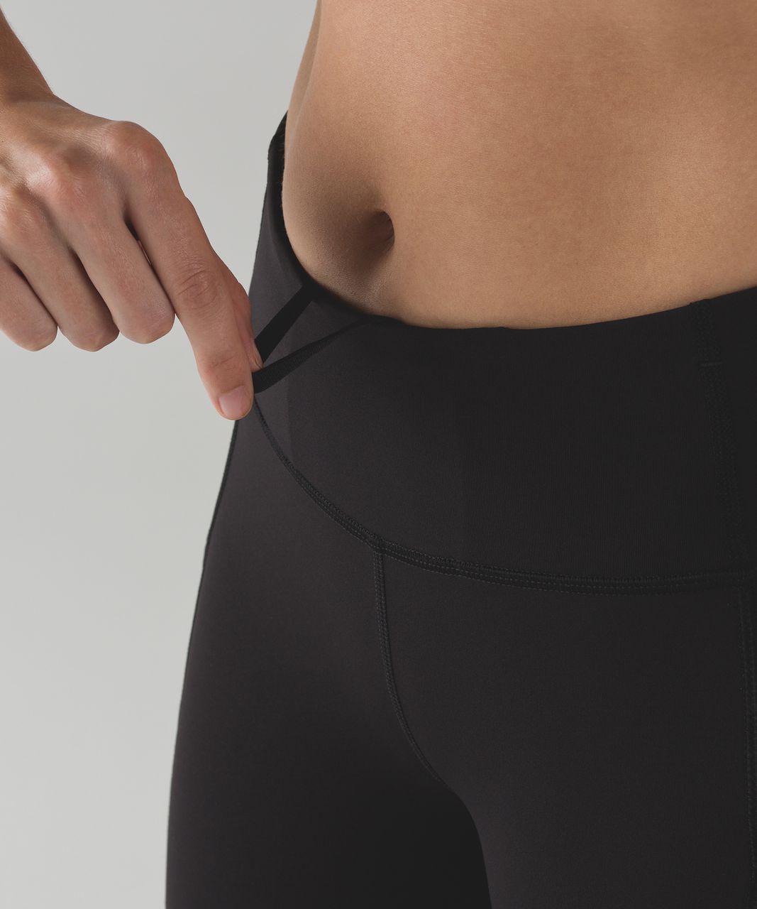 Lululemon Speed Tight V Brushed (Full-On Luxtreme) Black Size 8