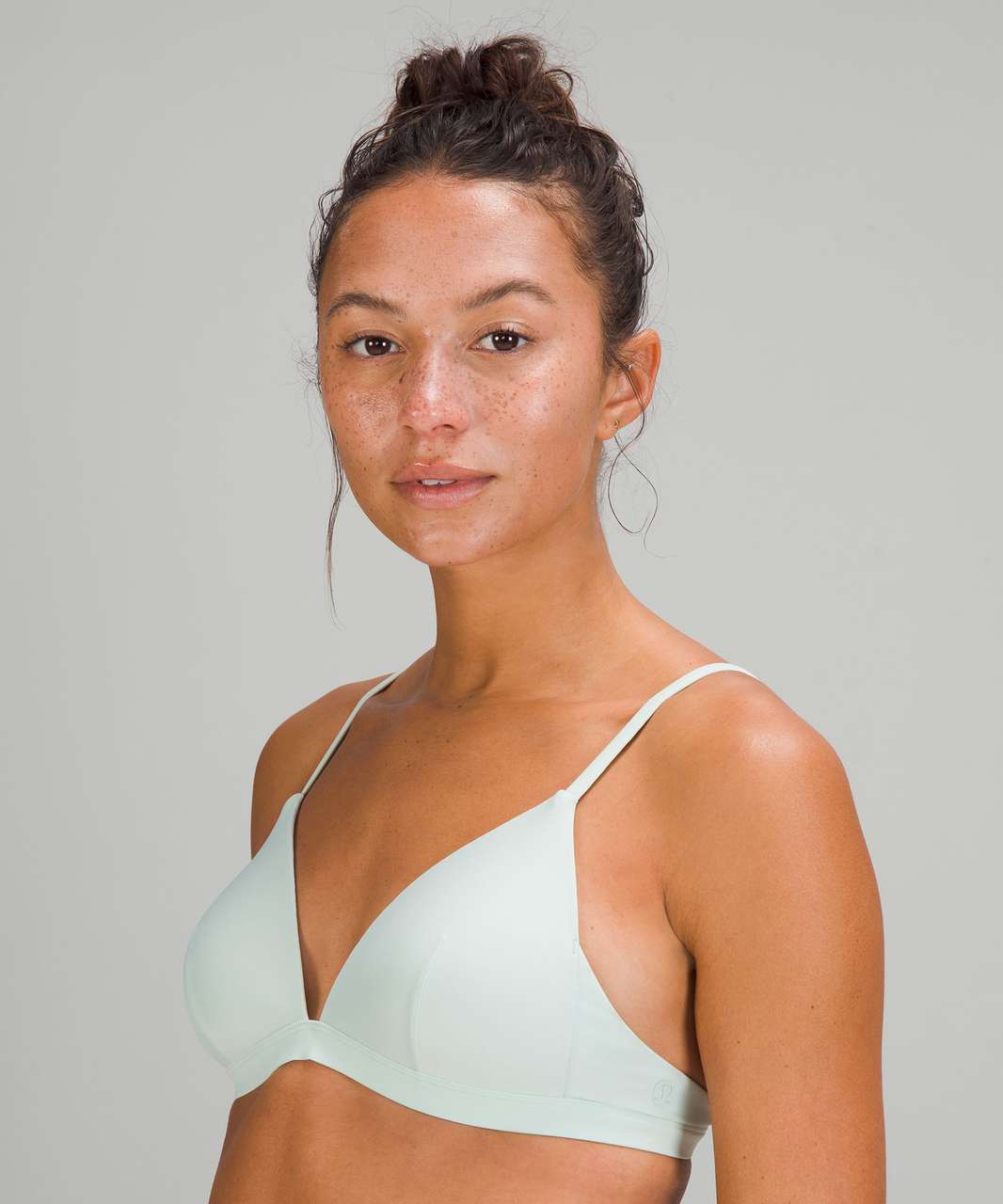 Lululemon swimwear👙 Waterside Seersucker swim top (B/C cups) and bikini  bottom. : r/lululemon