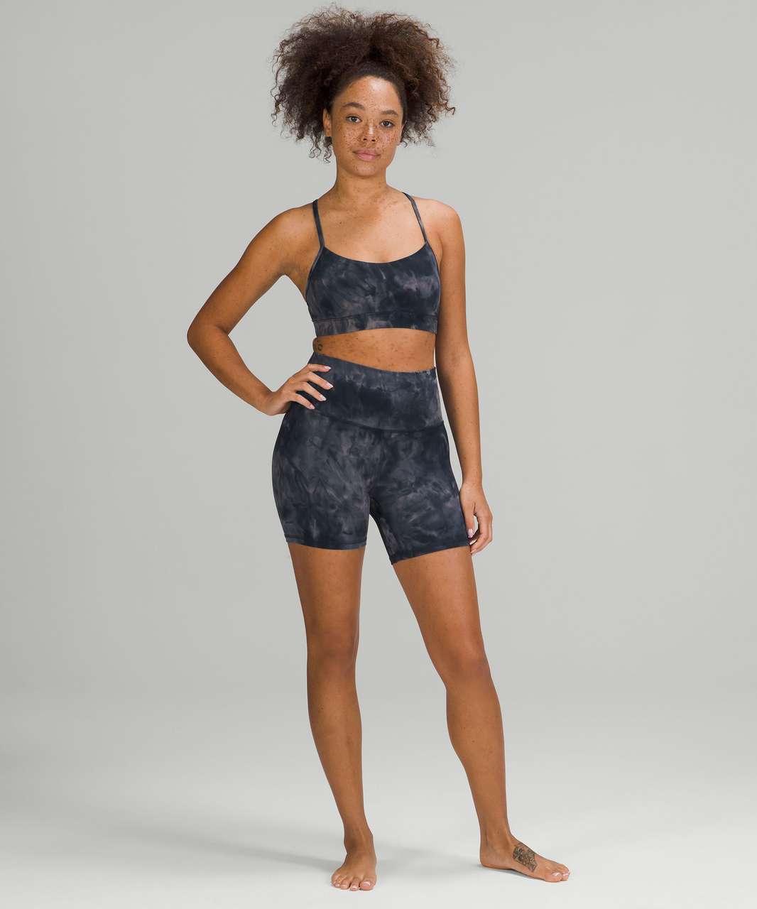 All Aligned Mock Neck- Diamond Dye Lunar Rock True Navy (8) & Groove Pant  Flare - True Navy (6) (hemmed for 5'2) 💙💜 : r/lululemon