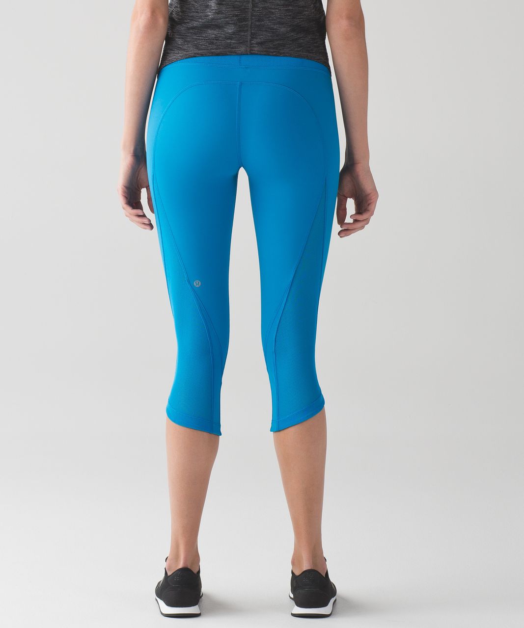 Lululemon Run Around Crop - Shocking Blue