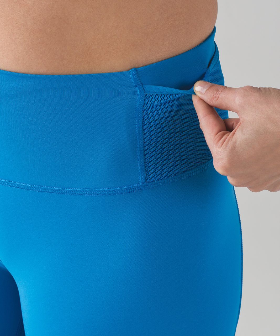 Lululemon Run Around Crop - Shocking Blue