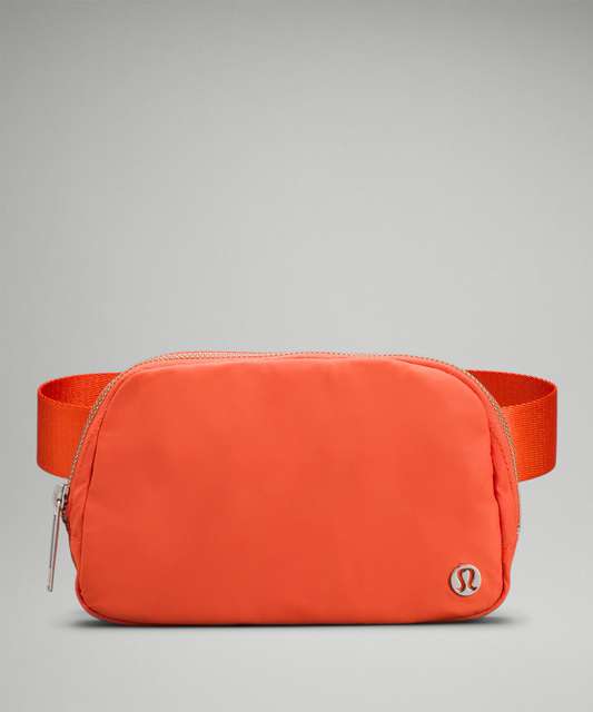 Lululemon Everywhere Belt Bag, 7.5 x 5 x 2 inches 