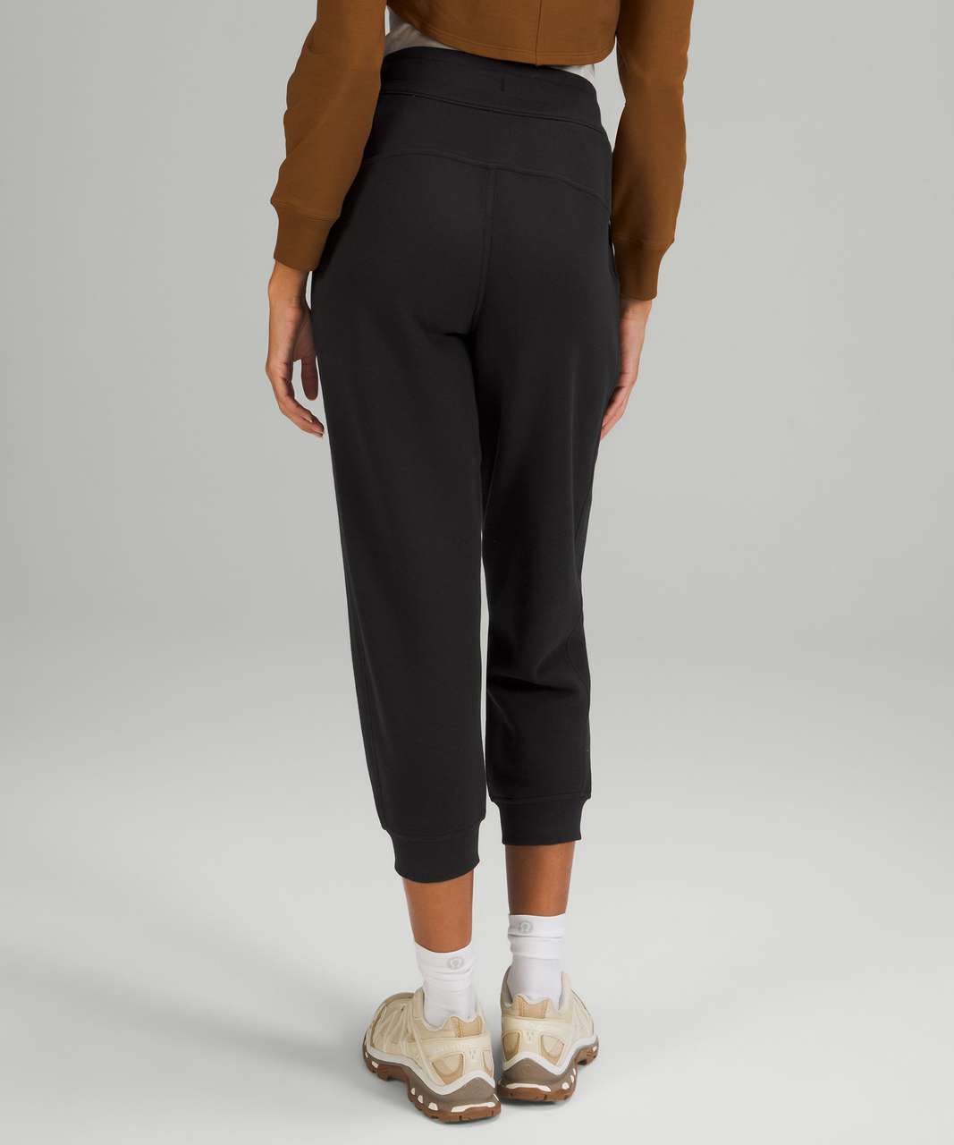 lululemon scuba cropped jogger HCUG (4), Women's Fashion, Activewear on  Carousell