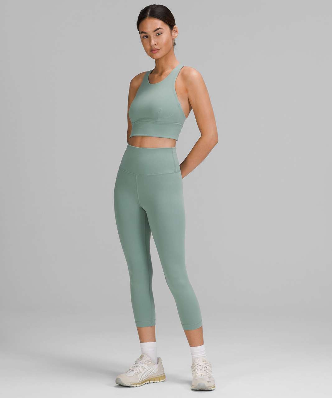 Color combo: flow y bra in spring time + wunder train in algae