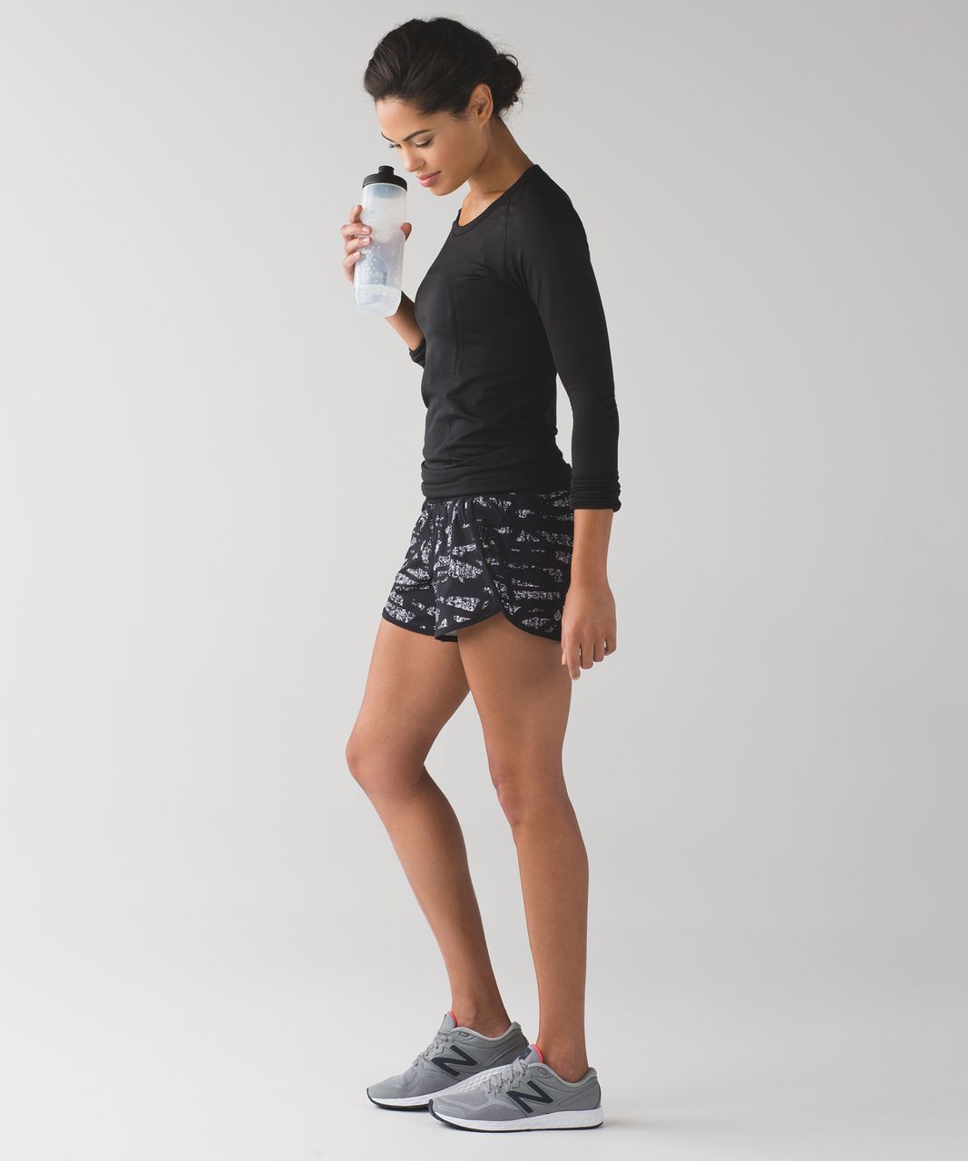 Lululemon Tracker Short IV (4-way Stretch 4") - Graf Black White / Black