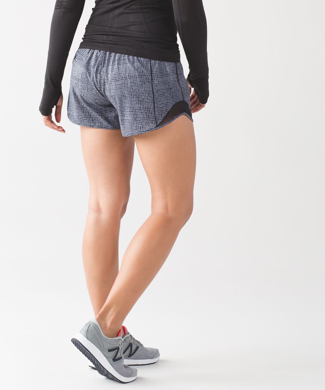 Lululemon Hotty Hot Short (Long 4") - Fall Net White Black / Black