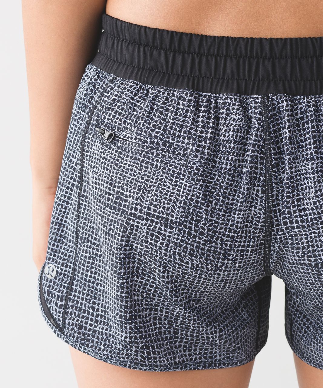 Lululemon Hotty Hot Short (Long 4") - Fall Net White Black / Black