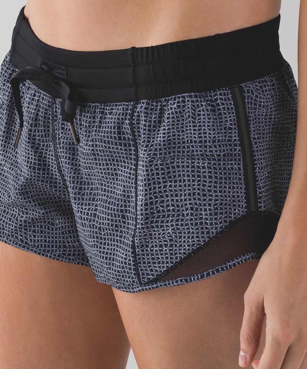 Lululemon Hotty Hot Short (2 1/2") - Fall Net White Black / Black