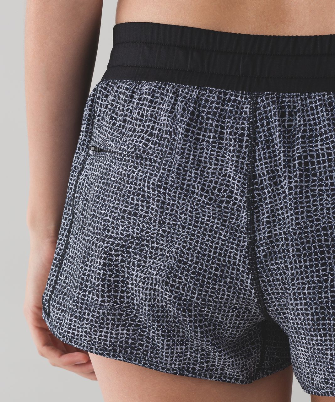 Lululemon Hotty Hot Short (2 1/2") - Fall Net White Black / Black