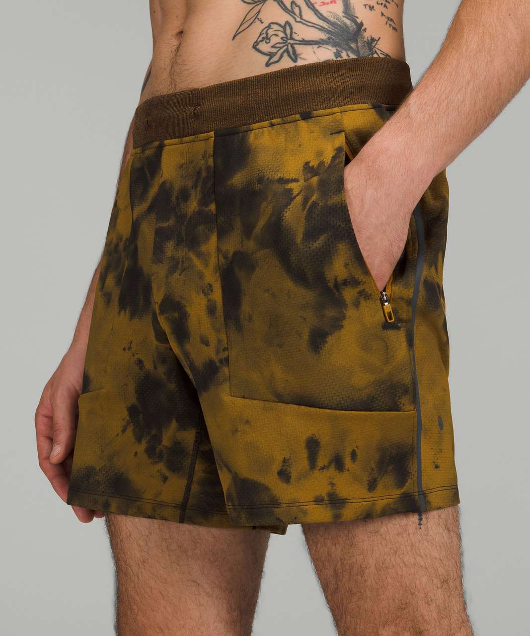 Lululemon Textured Tech Short 7" - Diamond Dye Gold Spice Black