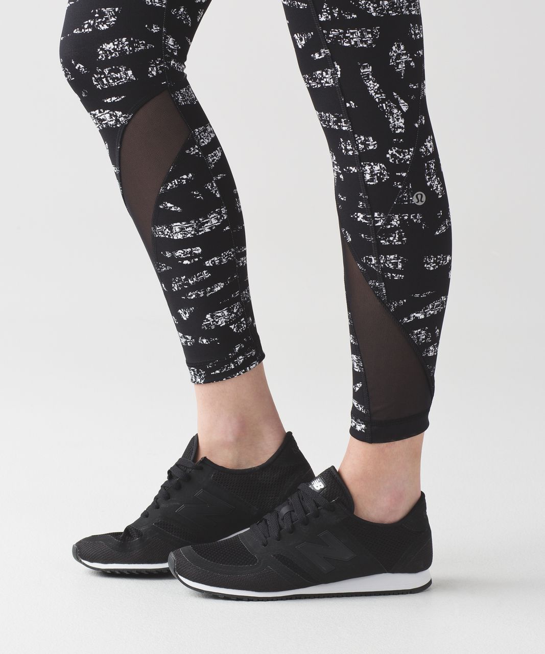 https://storage.googleapis.com/lulu-fanatics/product/7181/1280/lululemon-inspire-tight-ii-graf-black-white-black-026390-31716.jpg