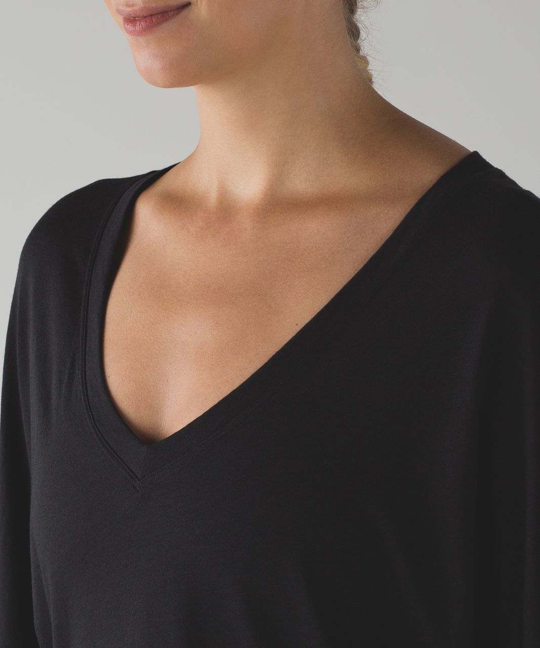 Lululemon Ambleside V Short Sleeve - Black