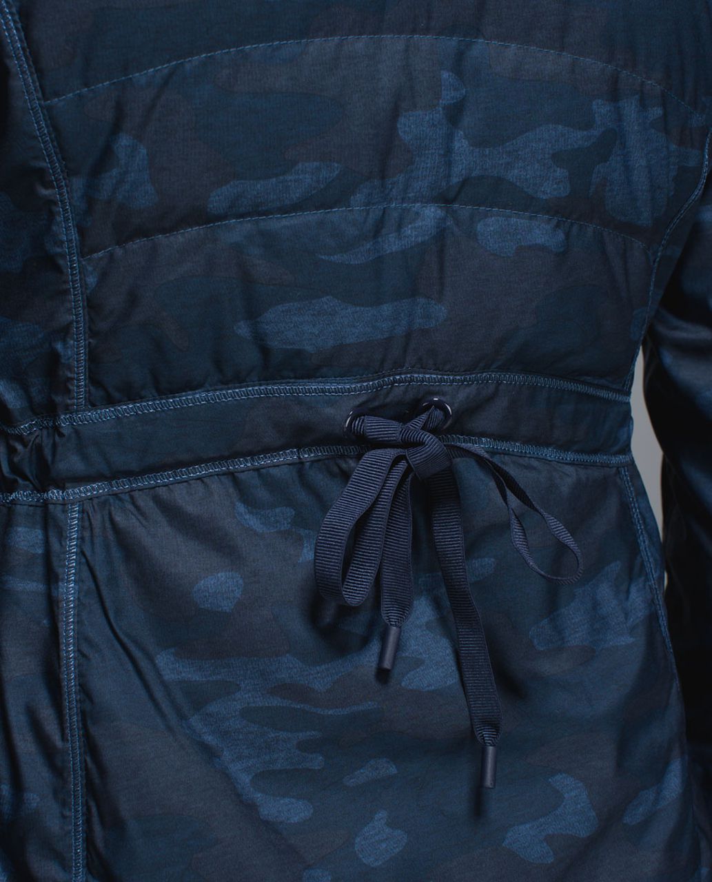 Lululemon Spring Fling Puffy Windbreaker - Heathered Texture Lotus Camo Oil Slick Blue