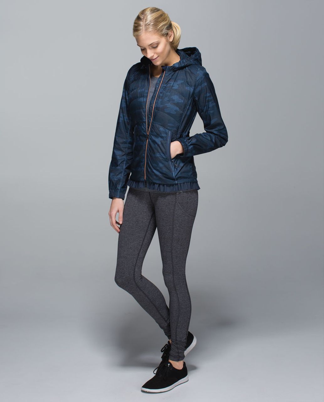 Lululemon Spring Fling Puffy Windbreaker - Heathered Texture Lotus Camo Oil Slick Blue