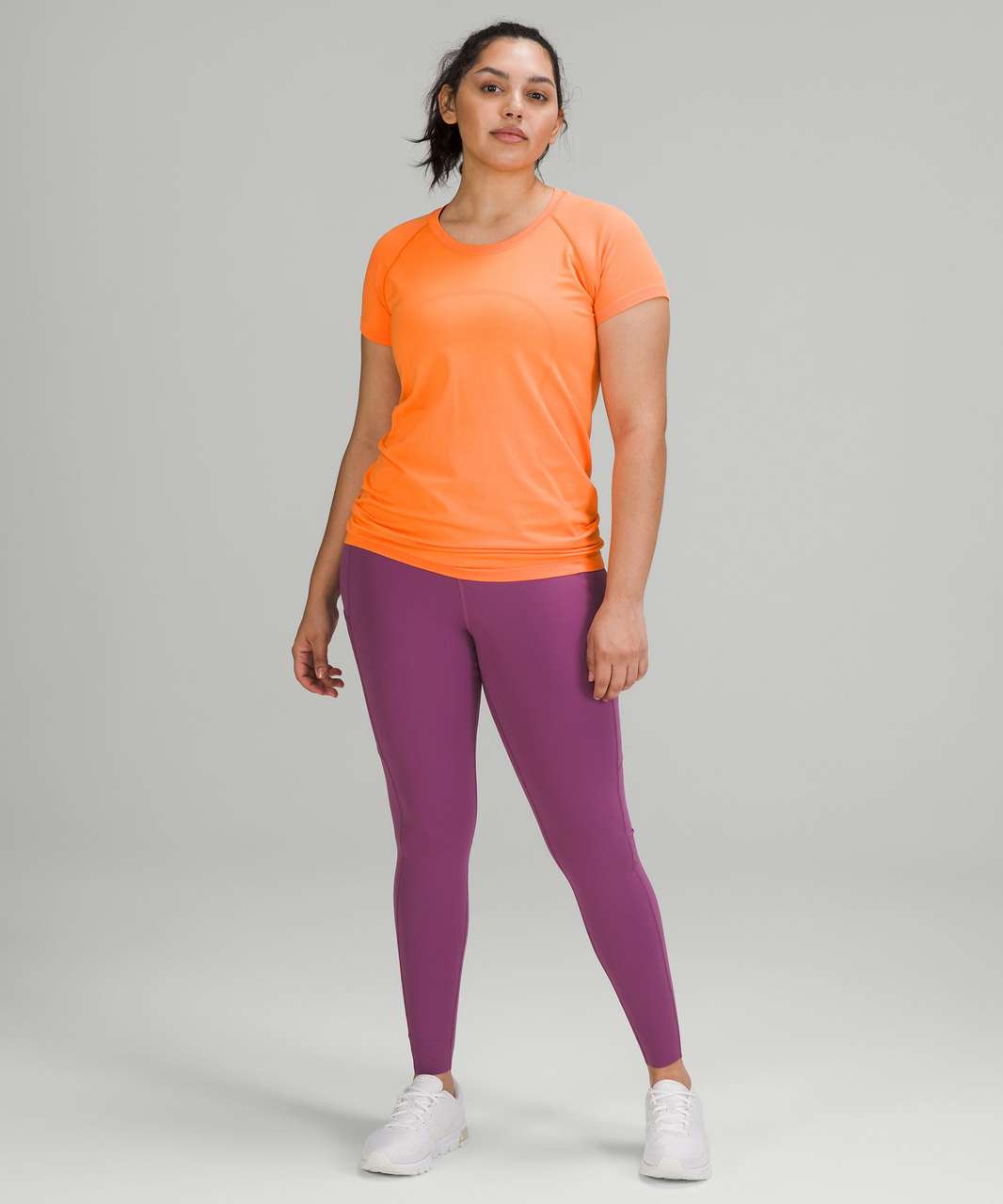 Swiftly Tech Short Sleeve Shirt 2.0 *Race Length Solar Orange/Sunny Coral  Size 4 •Wunder Train High-Rise Tight 25” Larkspur Size 6 : r/lululemon