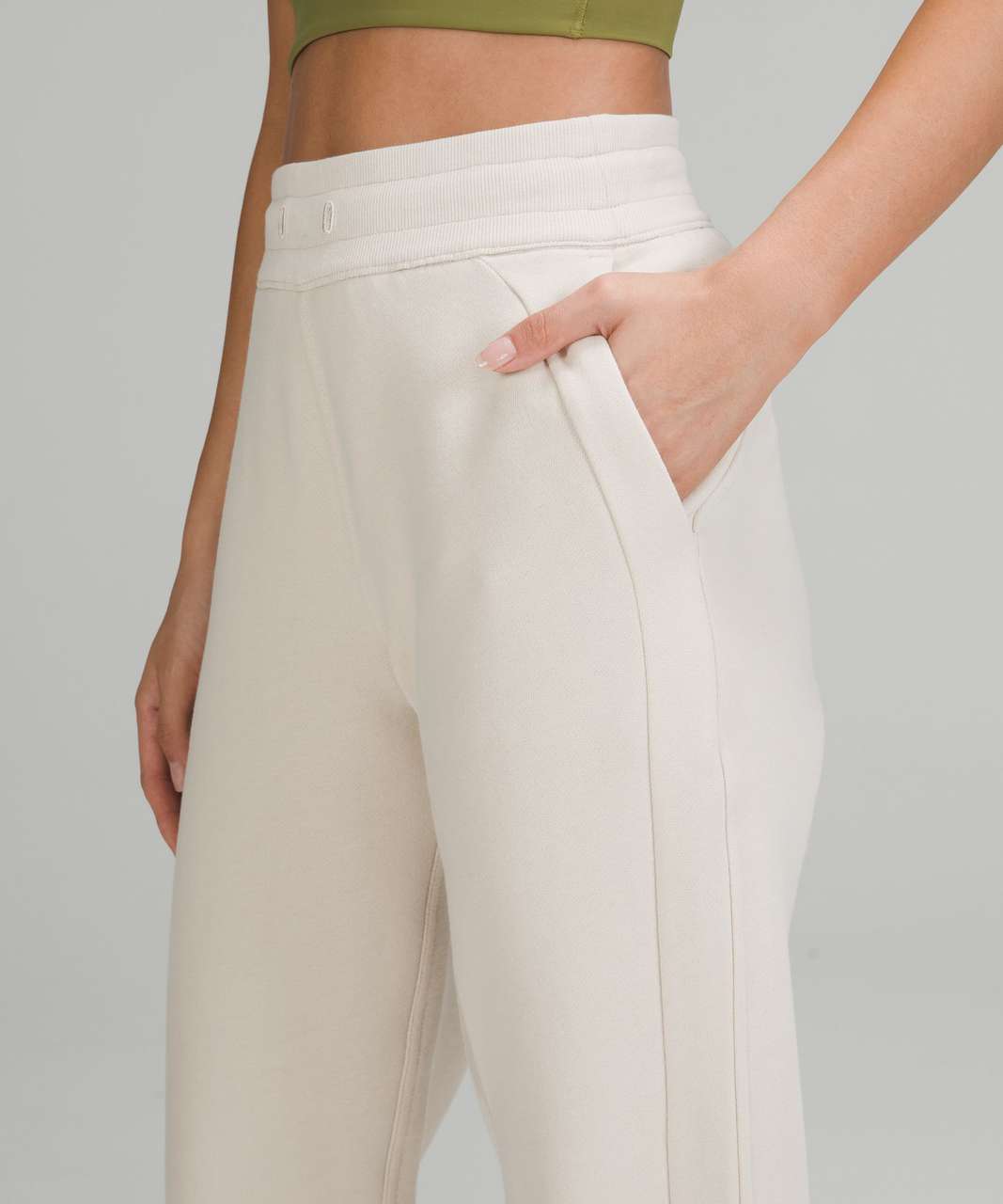 NWT Women Lululemon Engineered Warmth Jogger Size 6 White Opal