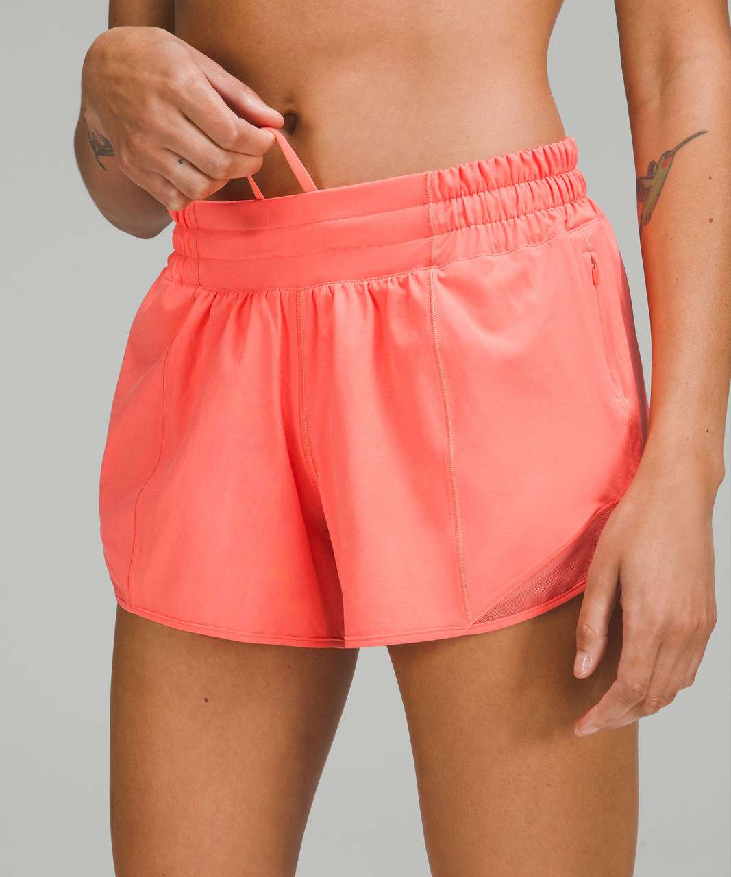 NEW LULULEMON Hotty Hot 2.5 LR Short 10 Ripened Raspberry