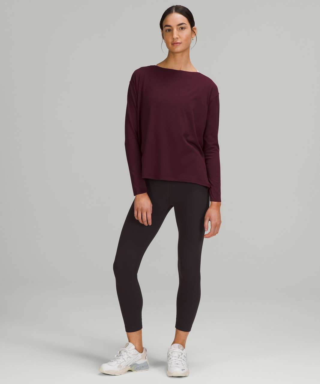 NWT $78 Lululemon Nulu Relaxed Fit Yoga Long Sleeve Top V neck in Black