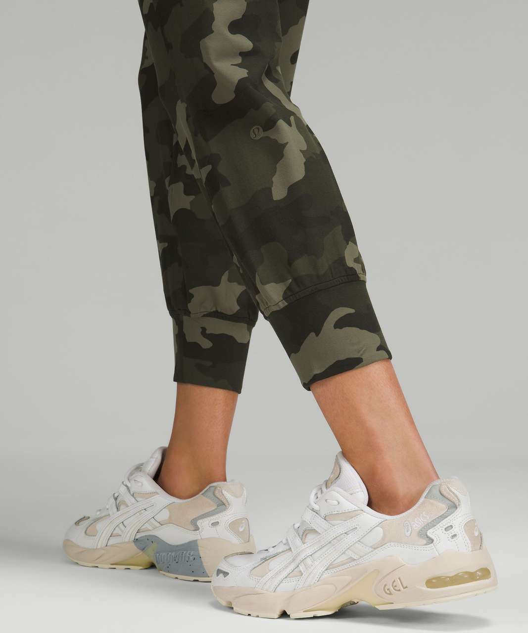 NWT Lululemon Ready to Rulu 7/8 Jogger Jacq Camo Dark Olive Green size 2