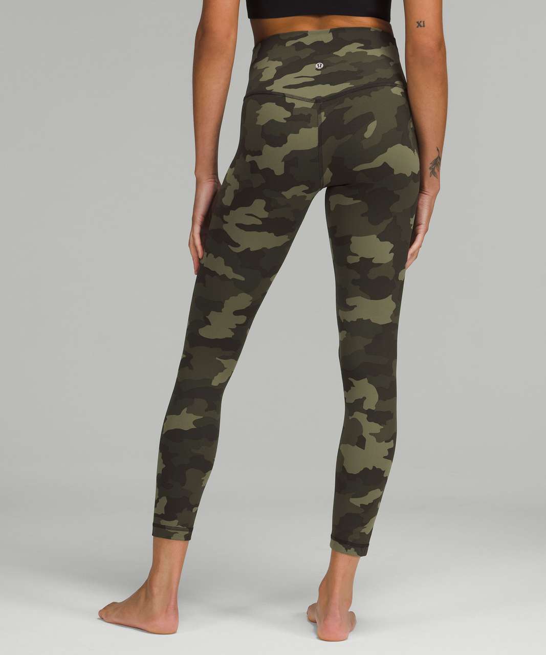 Never thought I'd be into camo but here we are lol😅 Align 25 in Heritage  365 Camo Green Twill Multi (6) paired with Sweaty Betty Power Crop in  Green. : r/lululemon