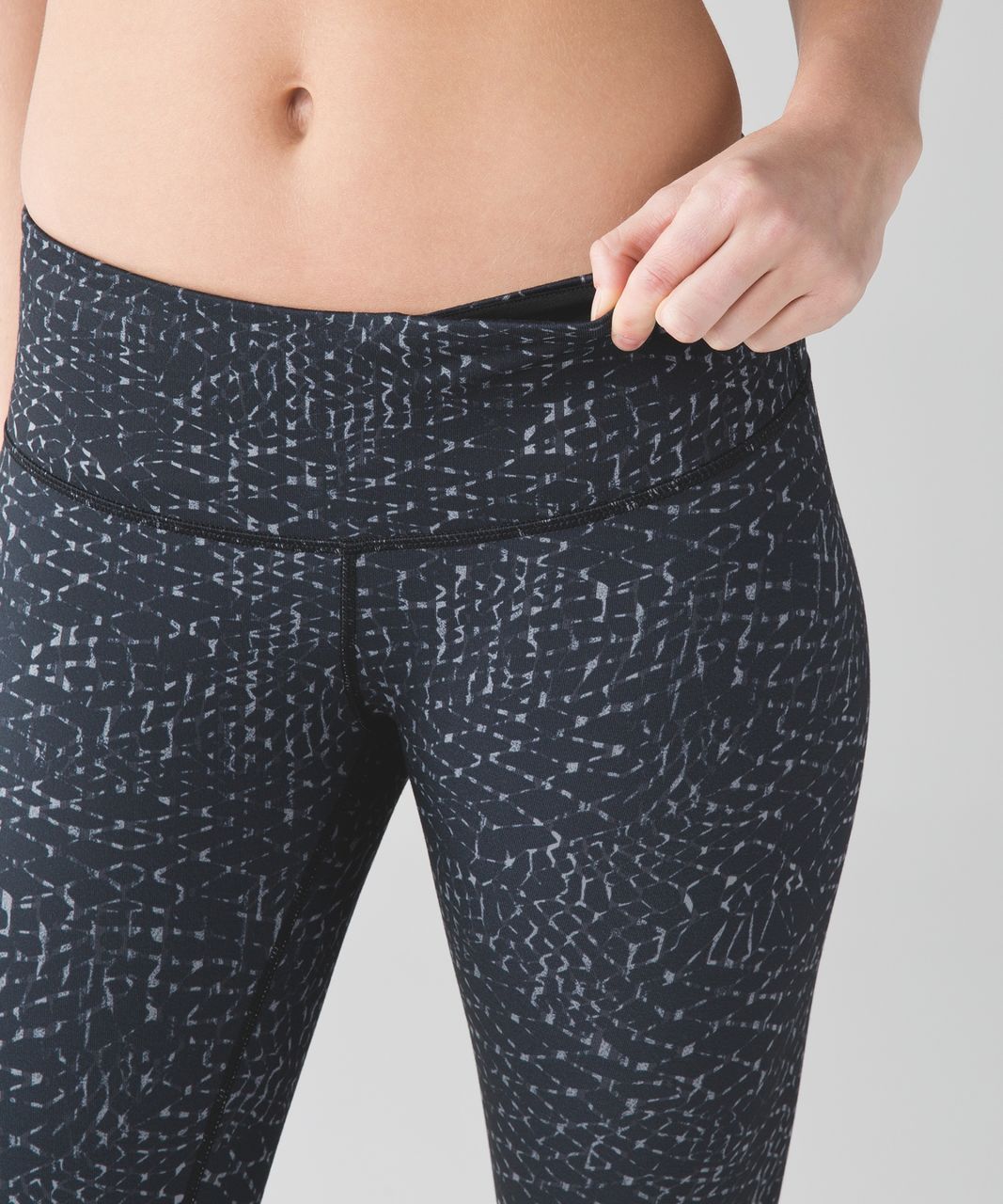 Lululemon Wunder Under Crop III - Samba Snake Battleship Black