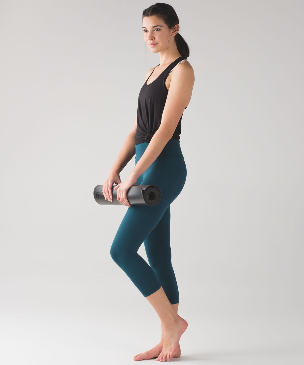 Lululemon Alberta Lake Align Crops - Agent Athletica  Womens workout  outfits, Modest workout clothes, Workout clothes