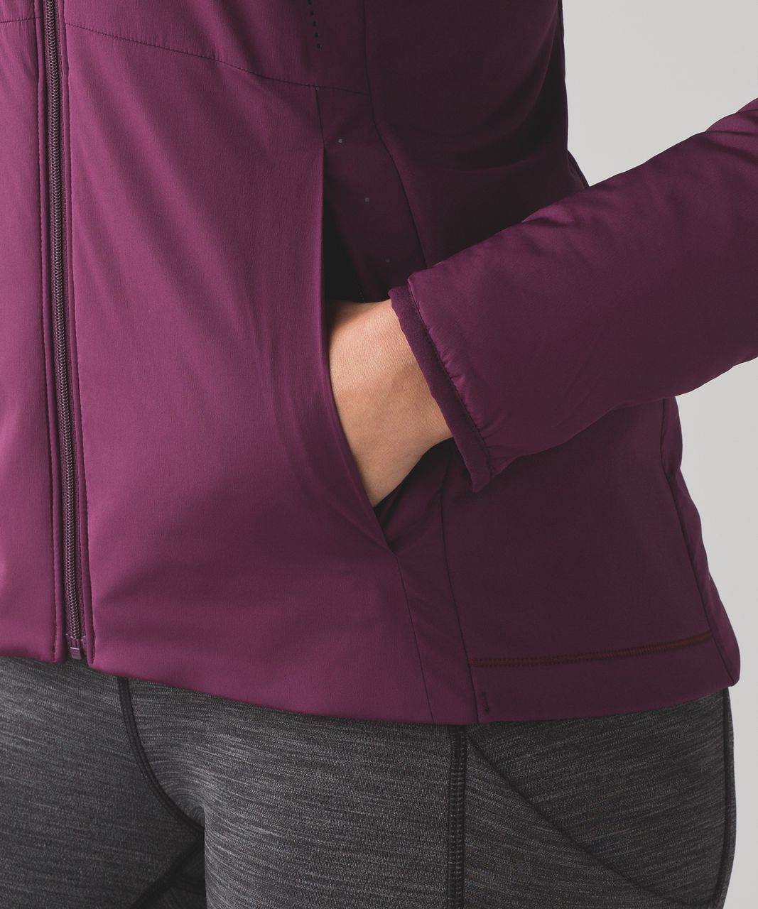 NEW LULULEMON Run For Cold Vest 4 Plum Primaloft