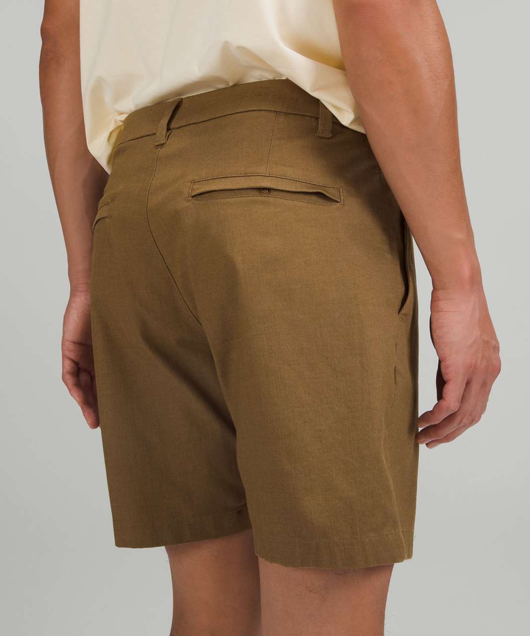 Beige Commission 7 shorts, Lululemon